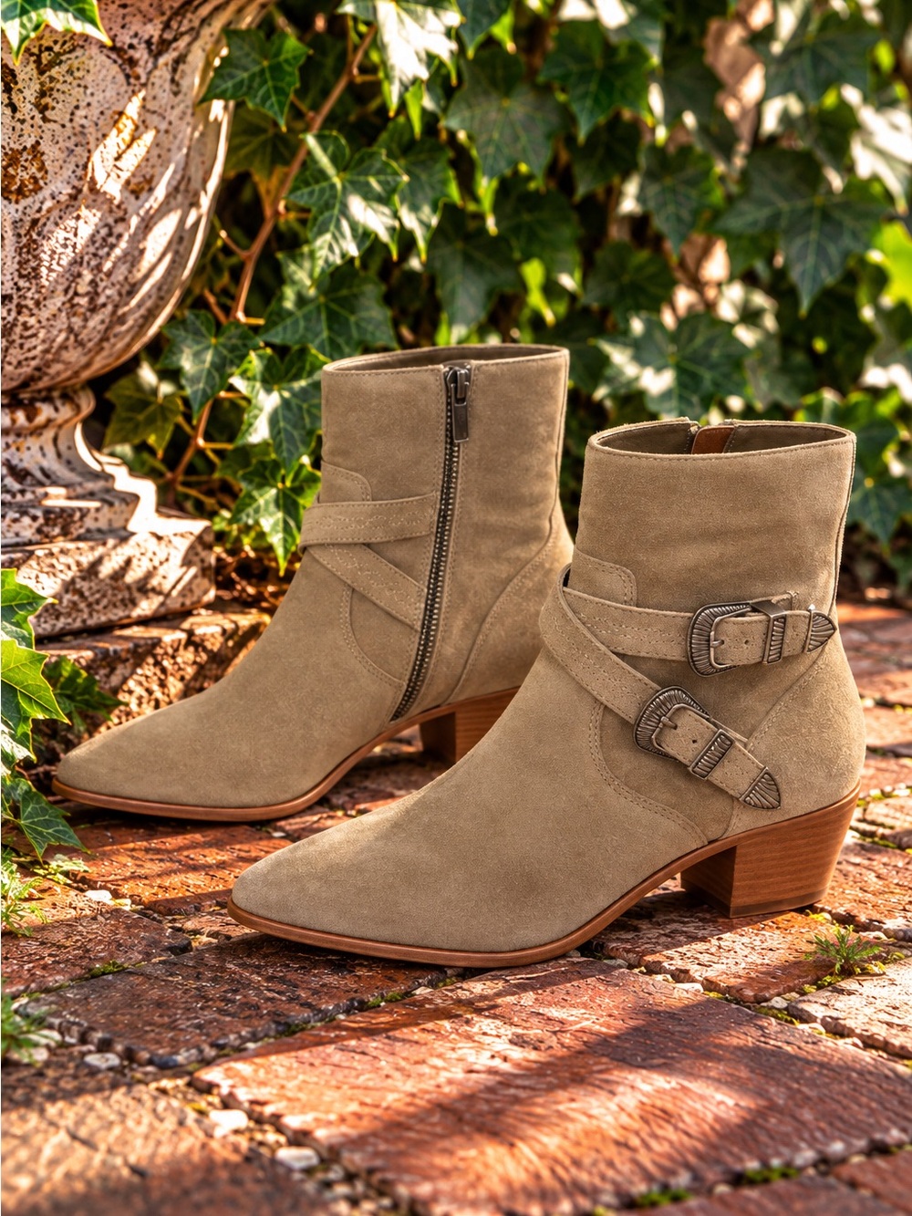 FRYE Ellen Buckle Short Taupe Suede Coastal Cowgirl Western Ankle Boots, 7